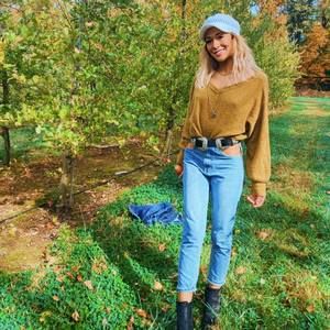 Meet your Posher, Madeline